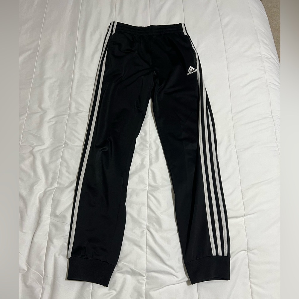 Adidas kids XL sweatpants(fits women xs-s)